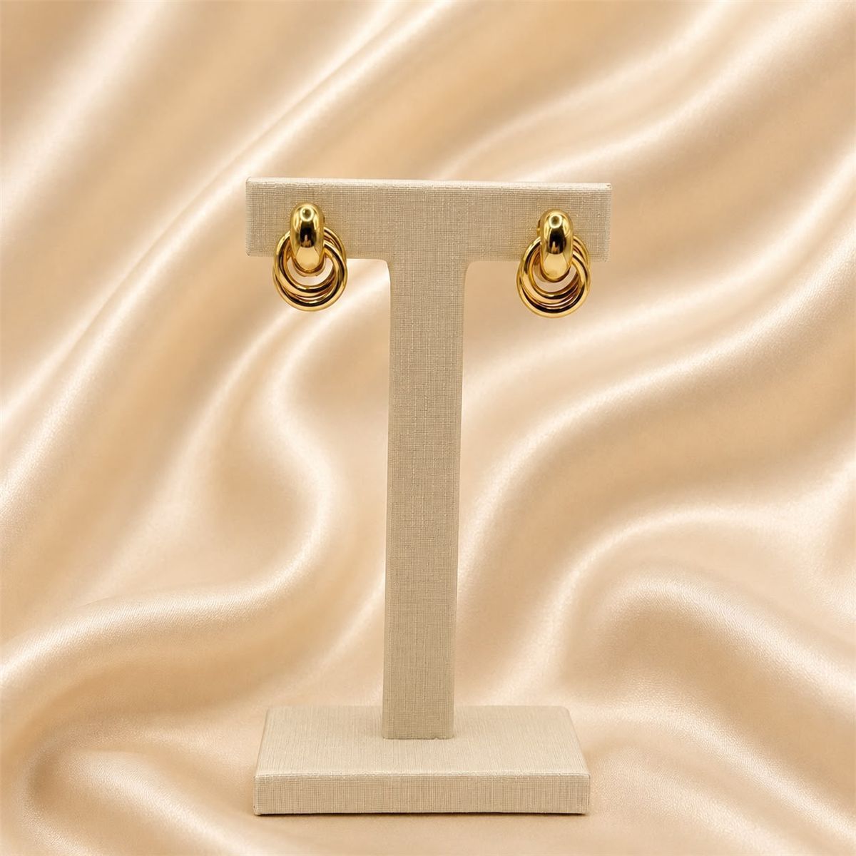 Brinco Serena Pequeno Ouro